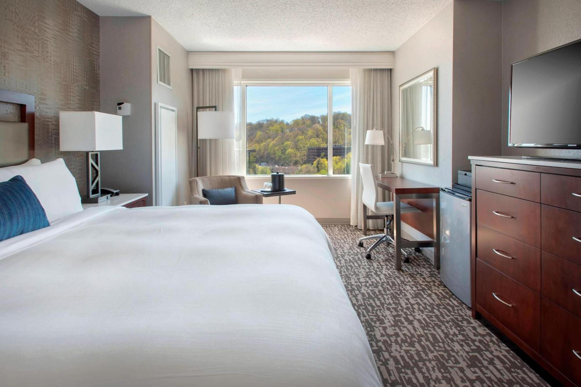 Отель Marriott Philadelphia West West Conshohocken Экстерьер фото