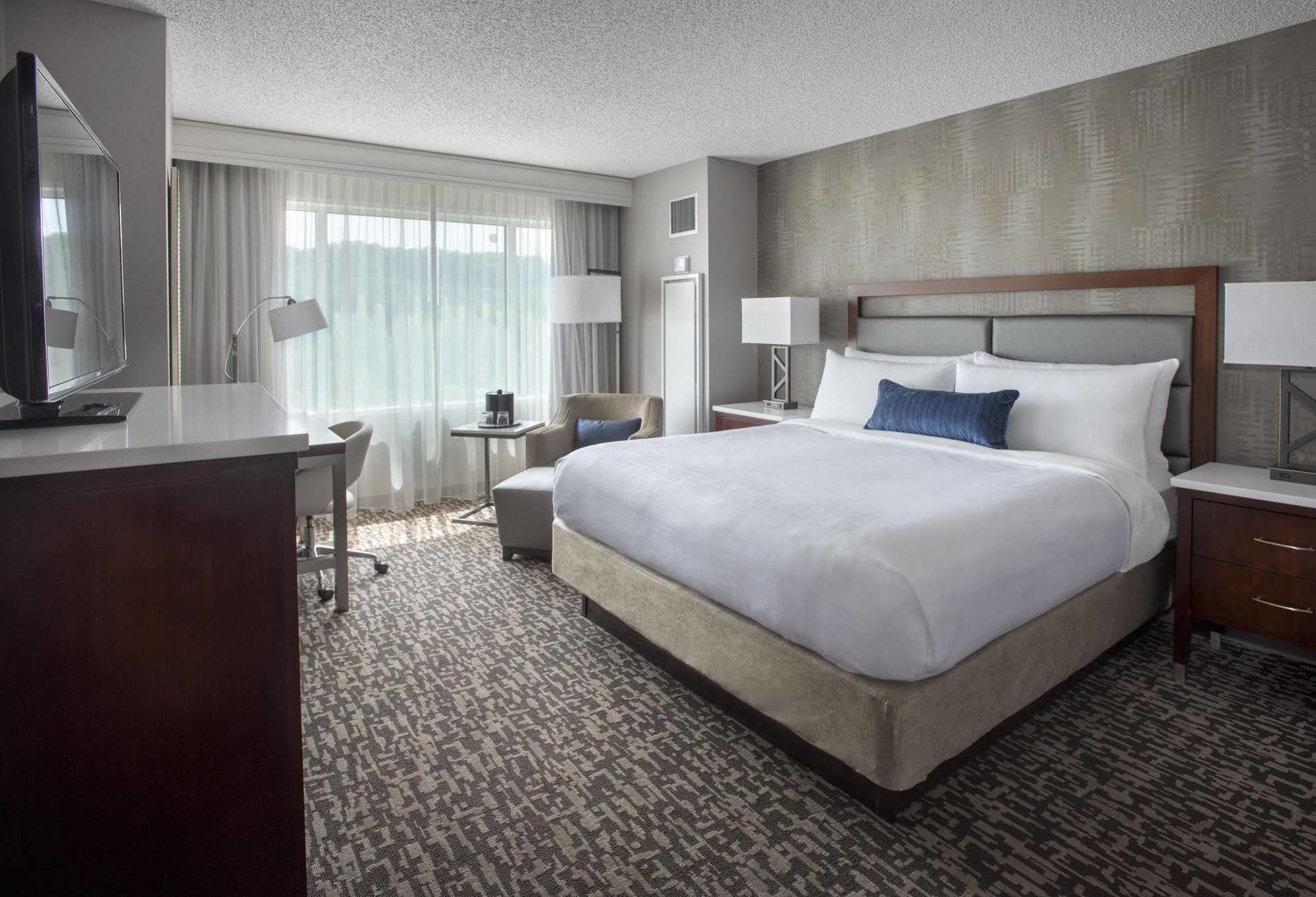 Отель Marriott Philadelphia West West Conshohocken Экстерьер фото