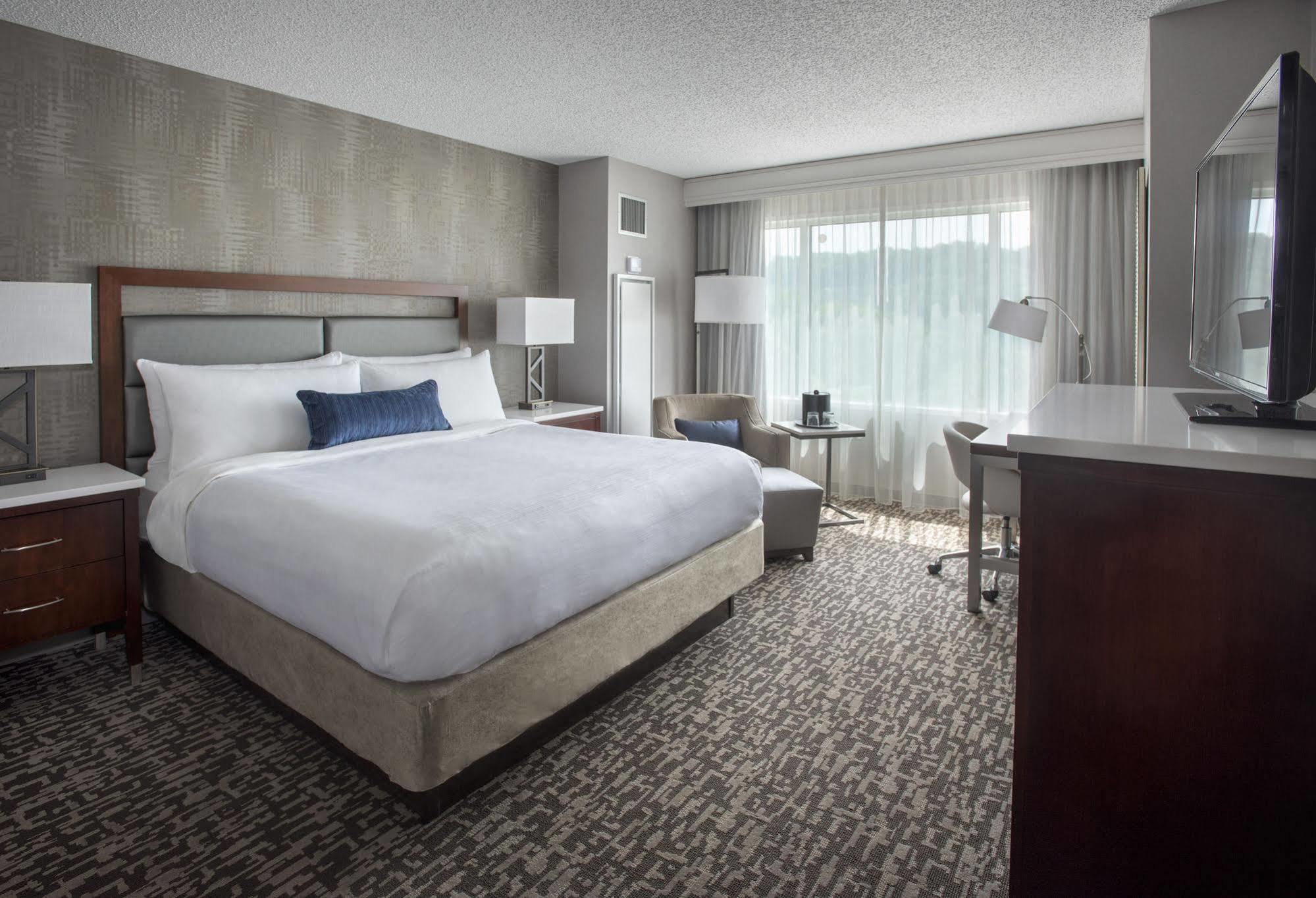 Отель Marriott Philadelphia West West Conshohocken Экстерьер фото